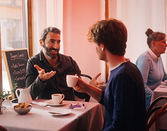 Diskussion på café
